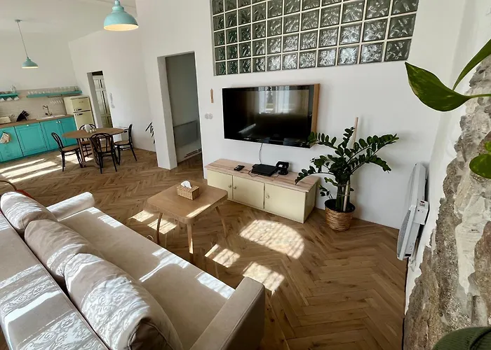 Naxeruv Dvur Apartment Horažďovice